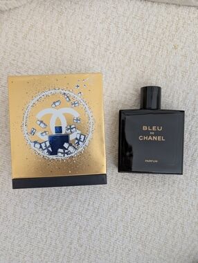 CHANEL Bleu de Chanel  - Blue  and Gold Accents